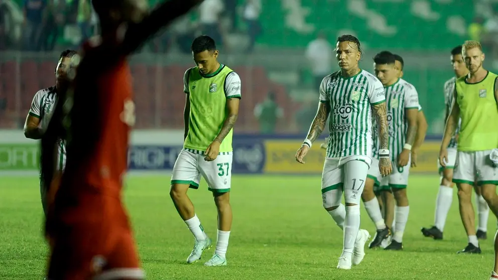 Partido que jugaron los equipos de Oriente Petrolero Vs Royal Pari, en el estadio Ramon Aguilera Costas de Santa Cruz. APG