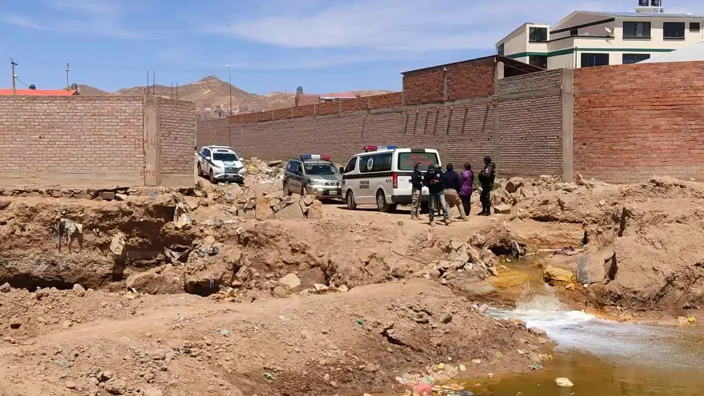 Los investigadores se constituyen a la escena del crimen. RADIO FIDES ORURO