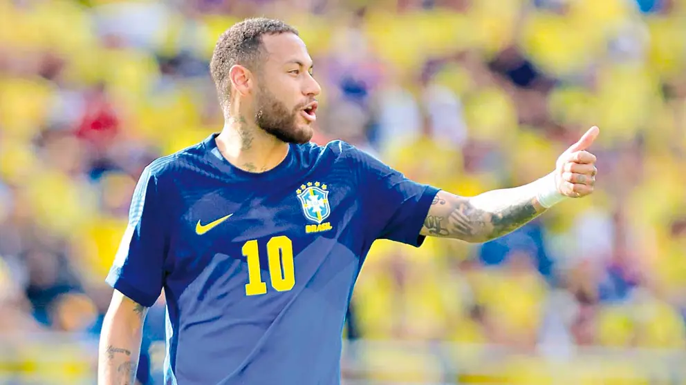 El astro brasileño Neymar festeja un gol con la Canarinha. EFE