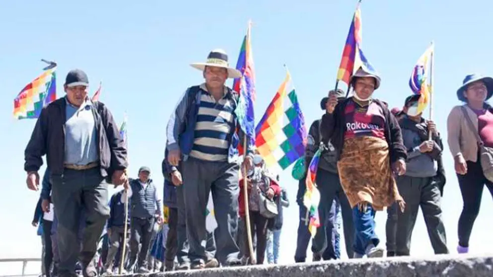 Marchistas que demandan justicia por masacres de 2019 parten de Ayo Ayo y alistan pliego petitorio. OX&Iacute;GENO