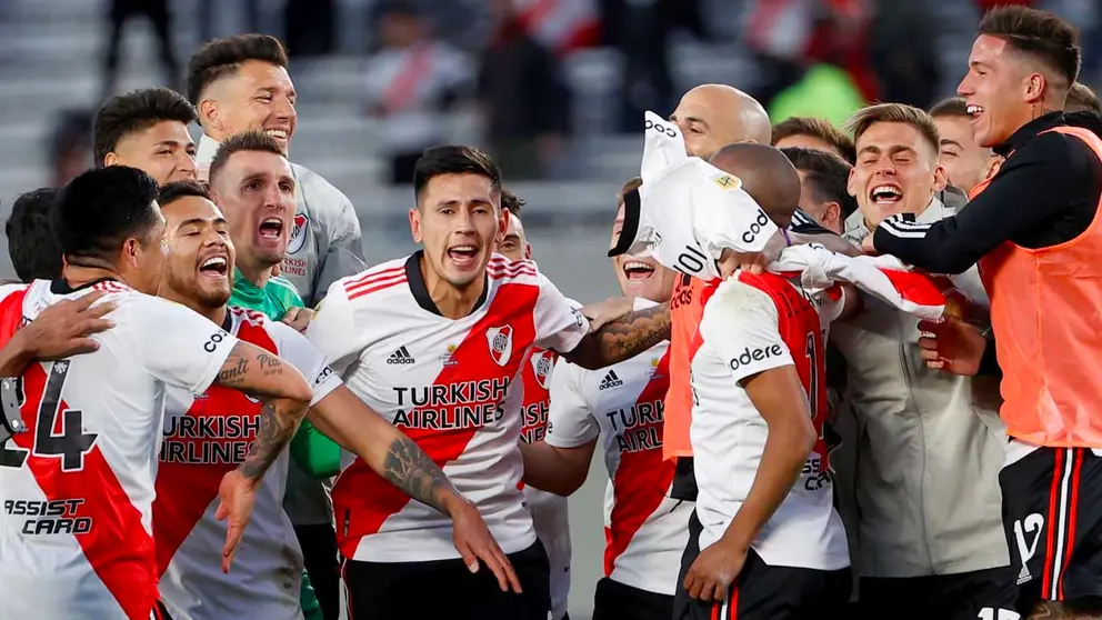 Con goles de Bruno Zuculini, Julián Álvarez y Braian Romero, &lsquo;el Millonario&rsquo; ganó a domicilio dominando el partido desde su inicio, el equipo de Marcelo Gallardo obtuvo su octava victoria consecutiva. ARCHIVO-EFE