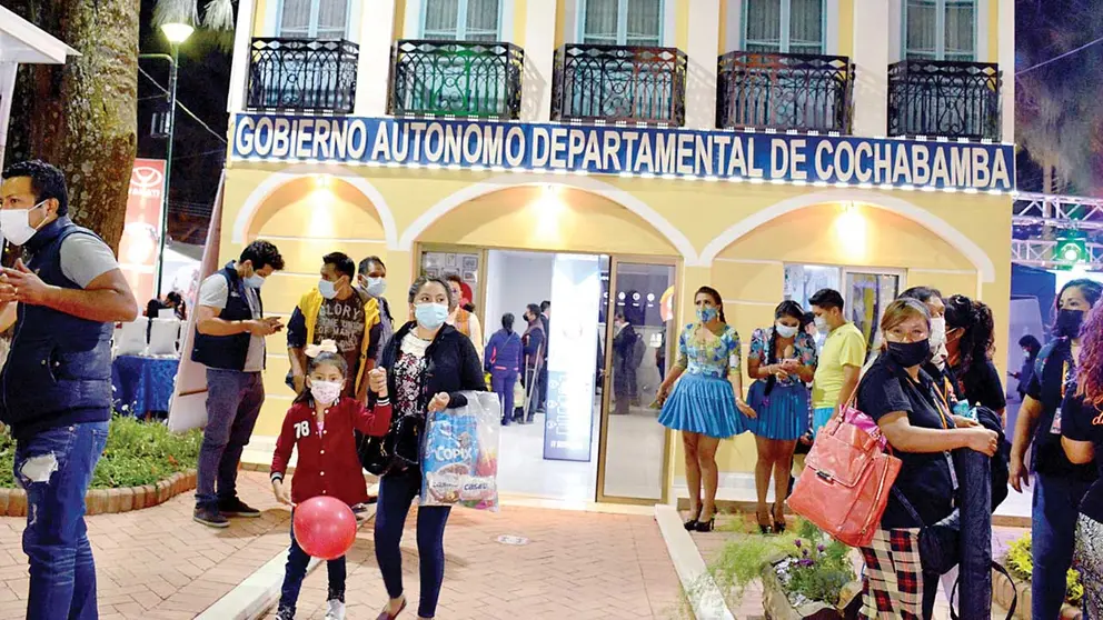 La fachada de la Gobernación es replicada en su stand dentro de la feria. DICO SOLÍS