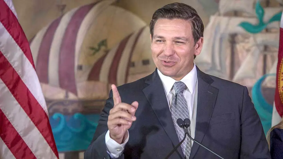 Fotografía de archivo en la que se registró al gobernador de Florida, el republicano Ron DeSantis, en Miami. EFE