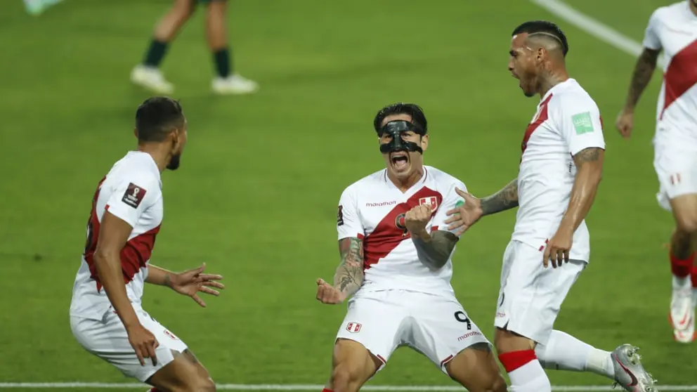 Cuevas celebra el gol de Per&uacute; ante Bolivia en Lima. APG