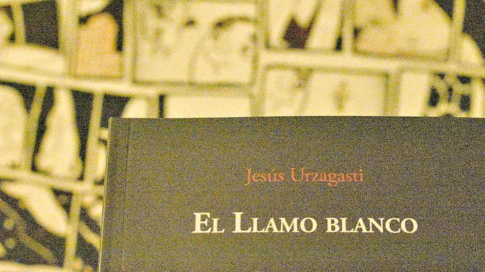 Portada del libro póstumo &ldquo;El Llamo Blanco&rdquo; de Jesús Urzagasti. EFÍMERA
