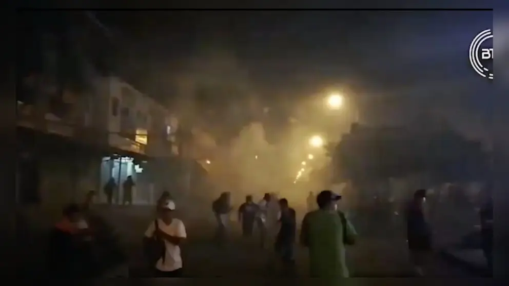 Enfrentamientos en el Plan 300 de Santa Cruz, entre grupos a favor del paro c&iacute;vico y otros en contra. CAPTURA DE VIDEO