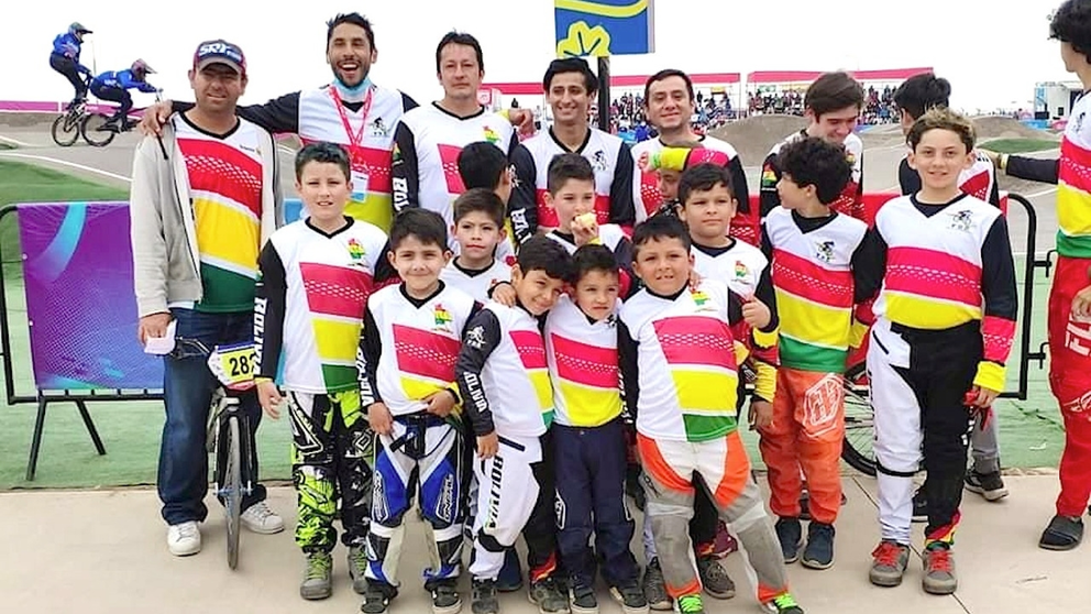 Una imagen referencial del BMX, con ni&ntilde;os de la Selecci&oacute;n. FBB