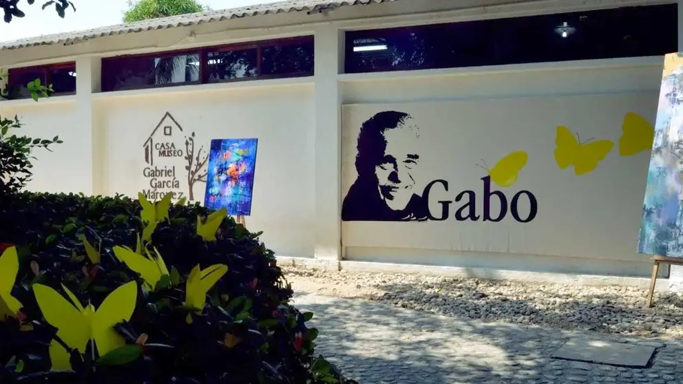 Fotografía de archivo de un mural en la Casa Museo Gabriel García Márquez el pasado en Aracataca (Colombia). EFE