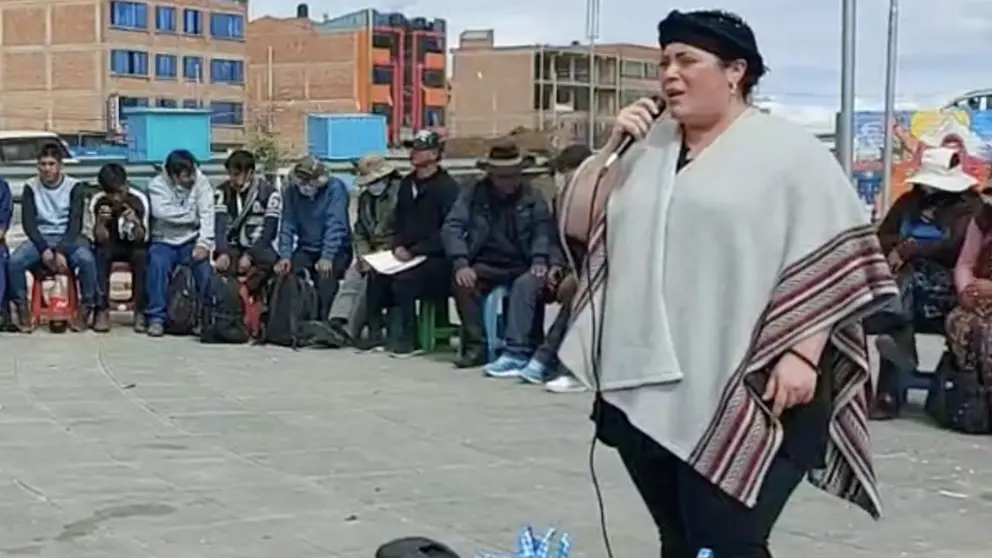 La ministra Mar&iacute;a Nela Prada, en su visita a Senkata. Captura de video