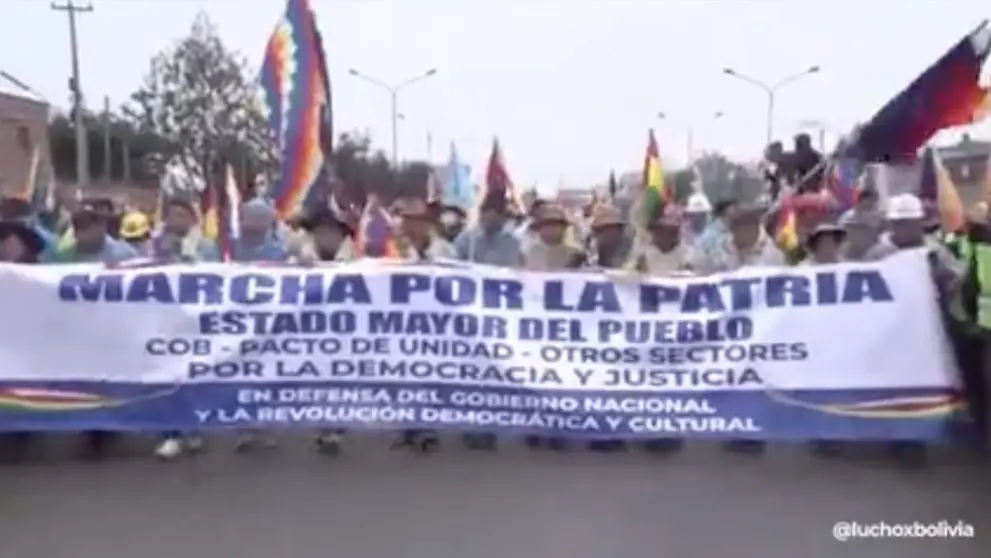 La "Marcha por la patria" antes de arribar a La Paz. CAPTURA DE VIDEO