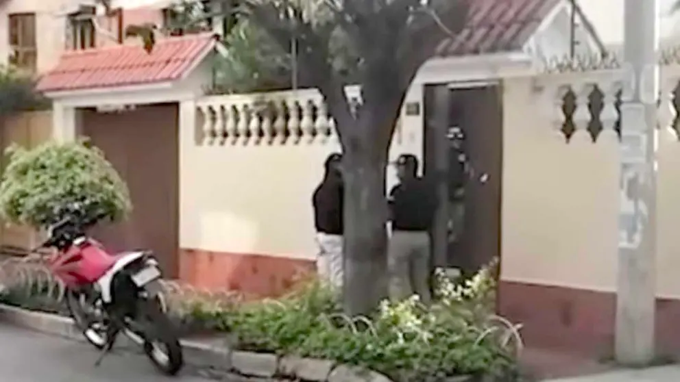 Policía se constituyó al domicilio de la víctima, el viernes. UNIVALLE TELEVISIÓN