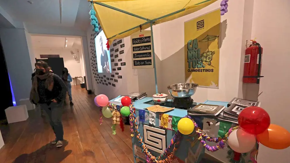 Fotograf&iacute;a de la exposici&oacute;n "Secuencias" por el colectivo gastron&oacute;mico boliviano "Sabor Clandestino", en el Centro Cultural de Espa&ntilde;a en La Paz. EFE