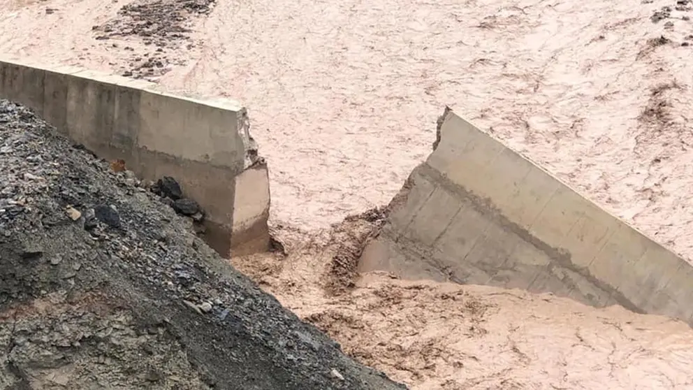 El puente Colcha, dañado por la fuerza del río Arque. ALD