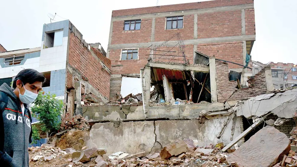 Una casa destrozada por la fragilidad del suelo de la serranía Ticti. DICO SOLÍS
