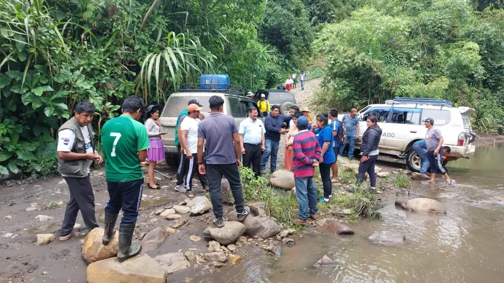 Humberto S&aacute;nchez durante inspecci&oacute;n a la comunidad Pata Icuna en Yungas de Vandiola. GADC.