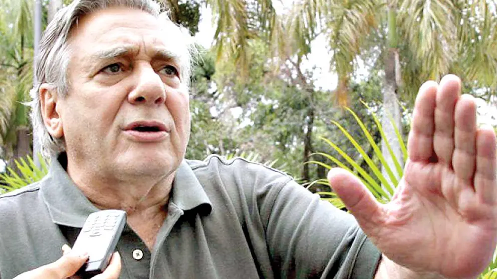 El exalcalde de Santa Cruz Percy Fernández en una entrevista. ARCHIVO