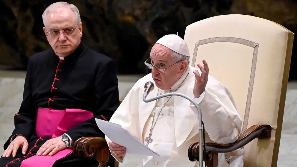 El papa asegura que la realidad de los migrantes es %22un escándalo social de la humanidad%22. EFE
