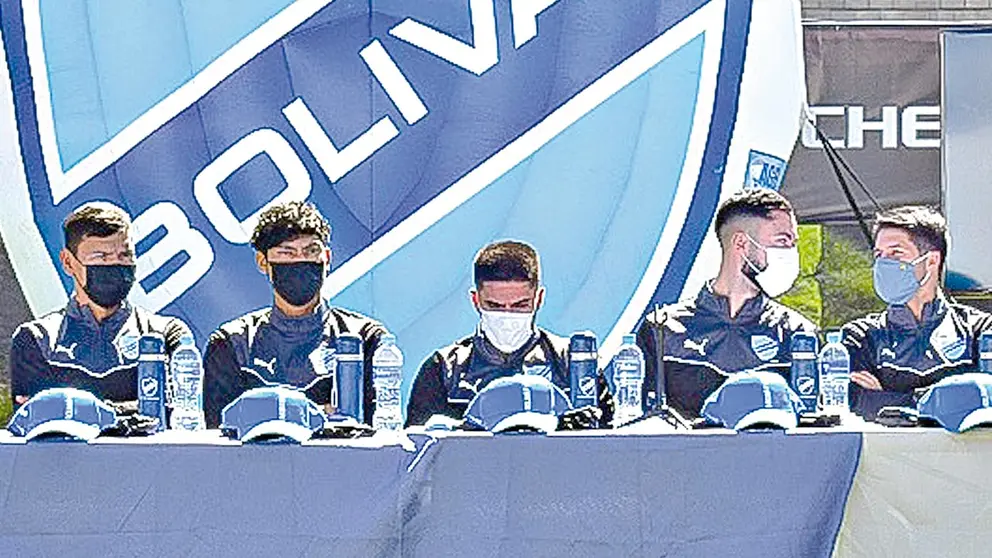 Los jugadores de Bolívar, durante la presentación. CLUB BOLÍVAR