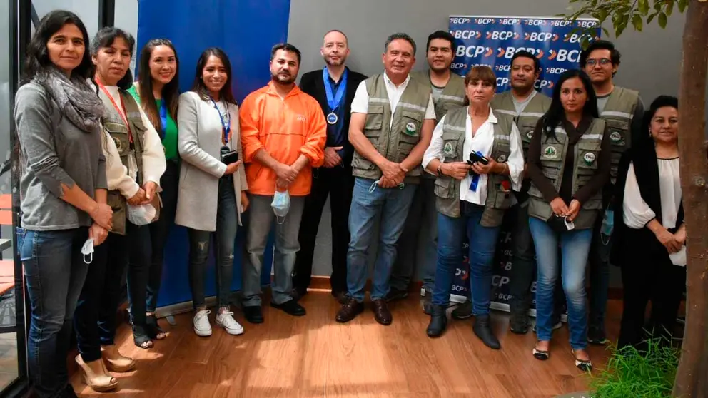 Momento del reconocimiento a los activistas. DICO SOL&Iacute;S