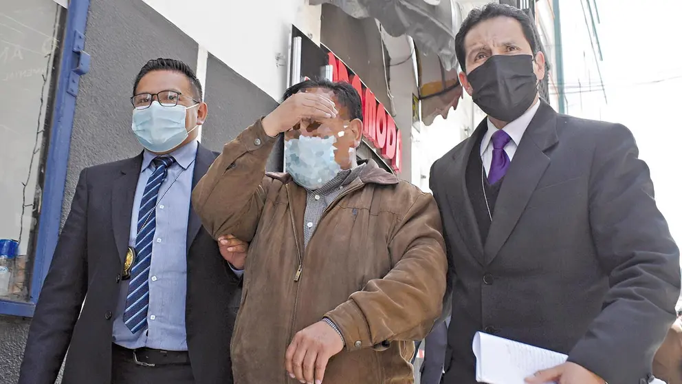 Aprehenden a juez que liberó a un asesino que está siendo buscado. APG