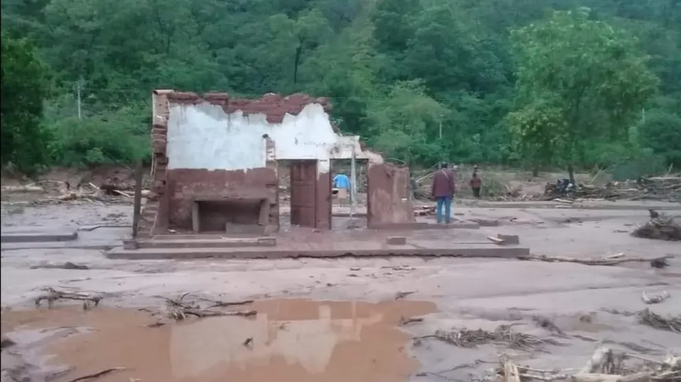Una vivienda damnificada tras la riada en el municipio de Entre R&iacute;os, de la provincia O&rsquo;Connor, del departamento de Tarija. RED UNO SUR