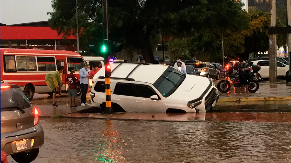 Lluvias en Santa Cruz de este martes. CORTES&Iacute;A