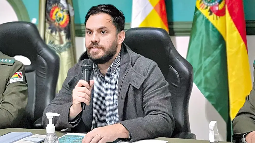 El ministro de Gobierno, Eduardo Del Castillo, durante una conferencia de prensa en Cochabamba. MARIELA COSSÍO