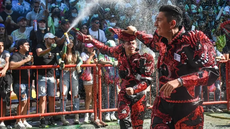 Los caporales animan la fiesta, en el Corso de Corsos 2022. DICO SOL&Iacute;S