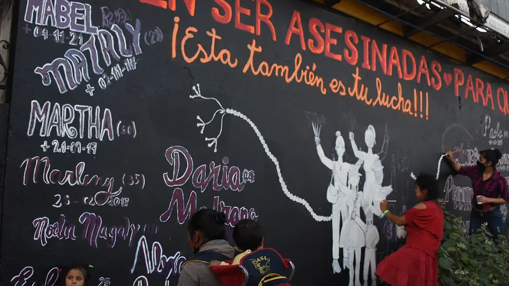 El &ldquo;Muro de los feminicidios&rdquo; ubicado en la calle 25 de Mayo de Cochabamba.       DICO SOL&Iacute;S