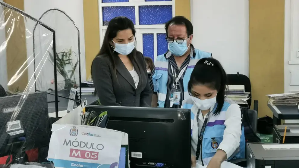 La secretaria de Recaudaciones y Atenci&oacute;n al Contribuyente, Mariela Jim&eacute;nez, este jueves en Plataforma. MELISSA REVOLLO