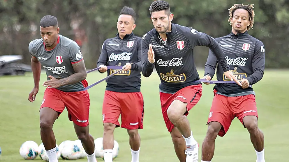Los jugadores de la selección peruana durante las prácticas. ARCHIVO