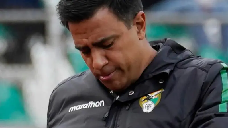 C&eacute;sar Far&iacute;as, DT de Bolivia. LAVINOTINTO.COM