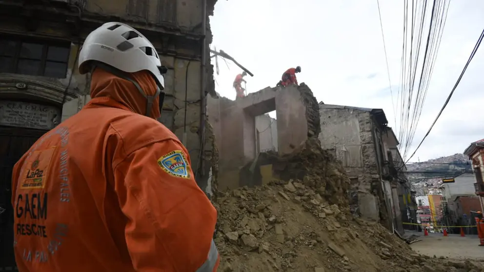 La Paz: Se desploma el muro de inmueble patrimonial y Alcald&iacute;a analiza su demolici&oacute;n. / APG