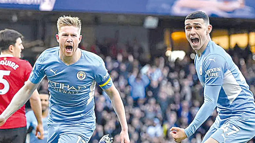 Los futbolistas del City celebran un triunfo. EFE