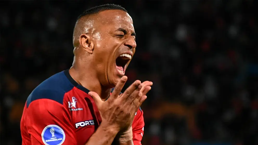 Serginho, durante el partido. DICO SOL&Iacute;S