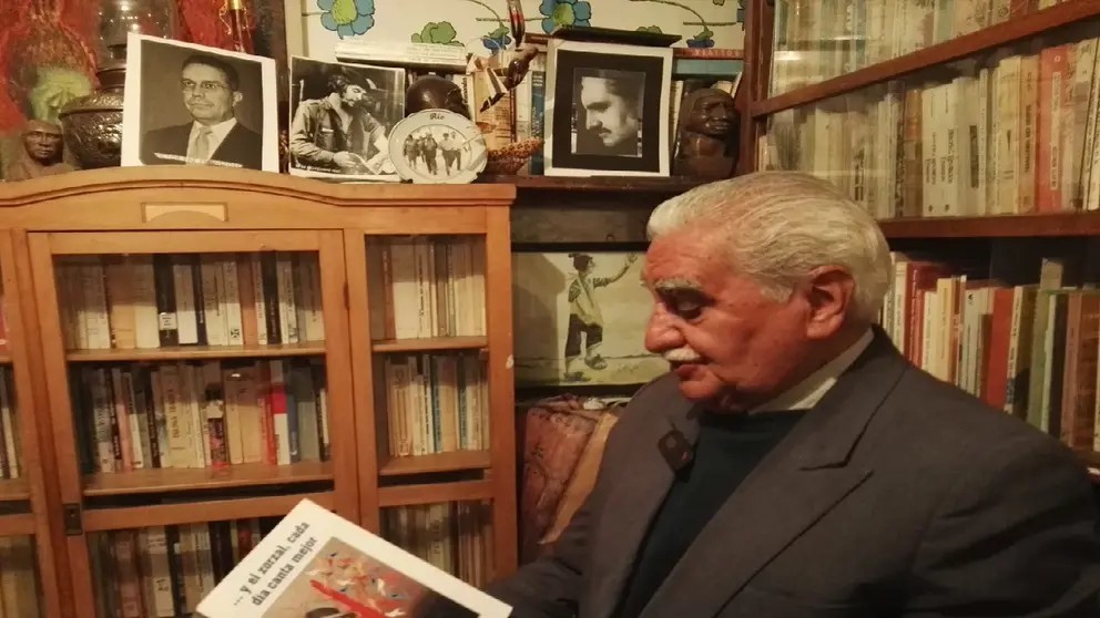 El escritor tarije&ntilde;o Enrique Rocha Monroy, cuando estaba en vida. Willy Camacho