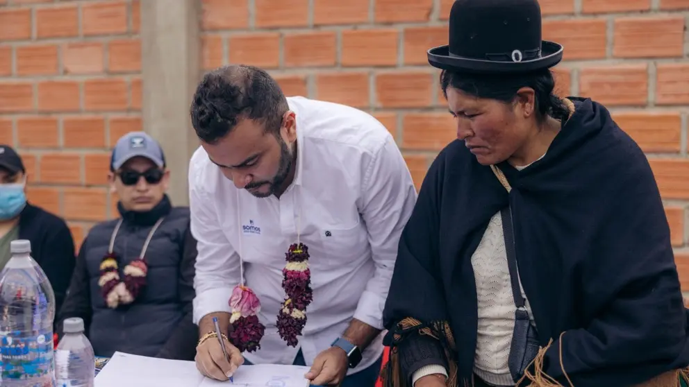 CBN y la comunidad Tiquipa firman un acuerdo. CBN