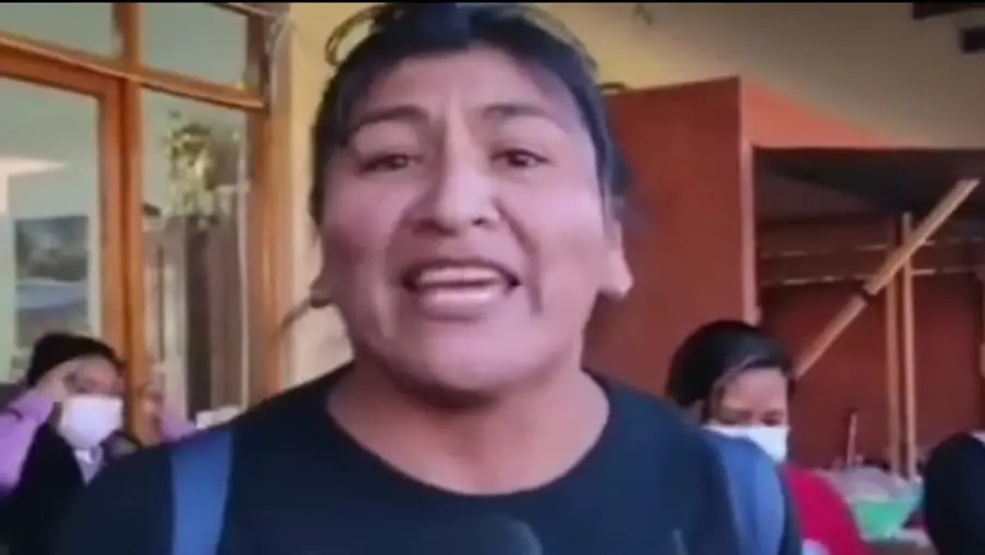 Gladys, la madre que denunci&oacute; el presunto intento de rapto de su ni&ntilde;a en Sucre. CAPTURA DE VIDEO