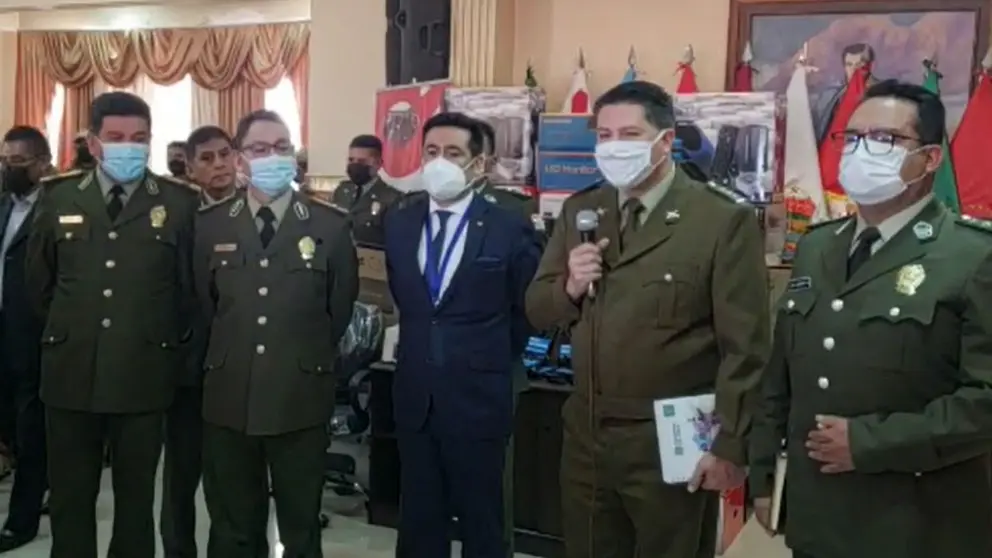 Polic&iacute;a Boliviana y agregados chilenos, en alianza. ERBOL
