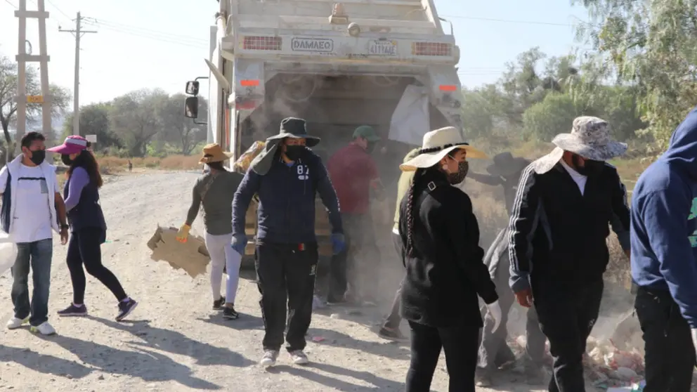 Funcionarios realizan limpieza en distritos de Quillacollo. ALCALD&Iacute;A DE QUILLACOLLO
