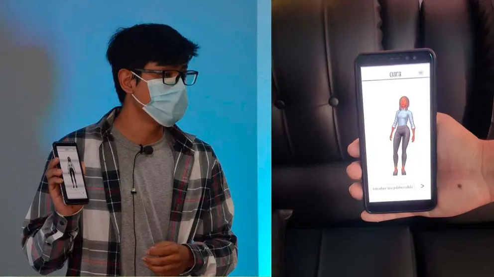 El creador de la aplicación muestra el diseño de la misma en su celular. Valeria Vega