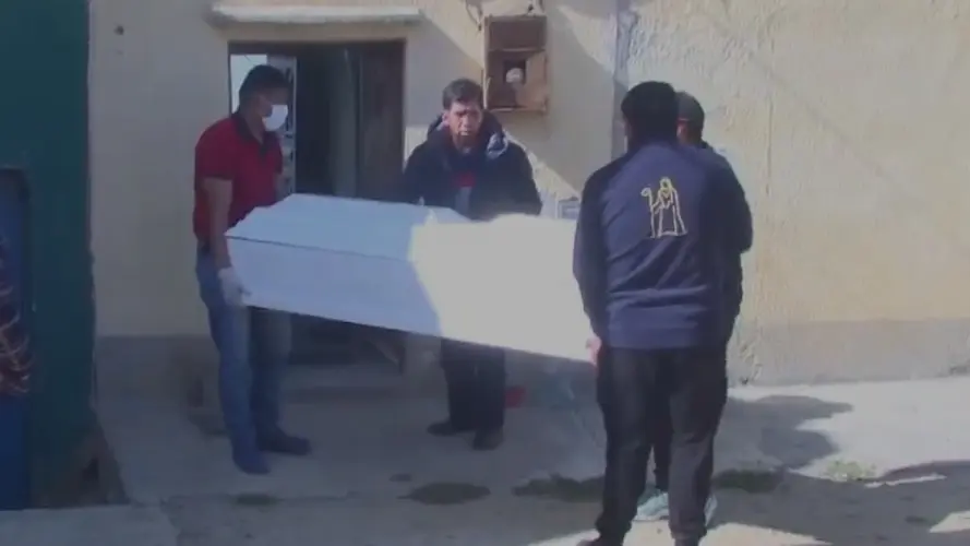 Sacan el cuerpo de uno de los menores que murieron intoxicados con mon&oacute;xido de carbono. UNITEL