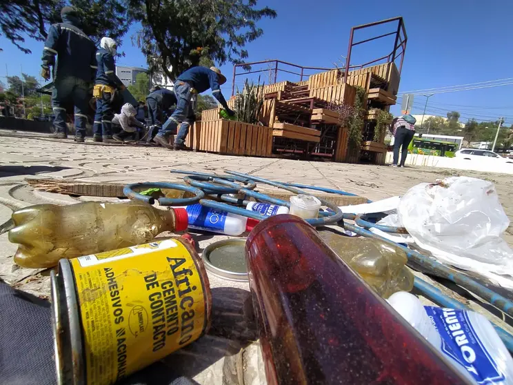 Objetos decomisados durante la inspecci&oacute;n que se realiz&oacute; en la plaza San Sebasti&aacute;n