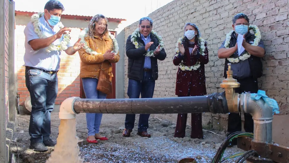 La inauguraci&oacute;n del pozo en Villa Esmeralda Central en Quillacollo, este 28 de junio. ALCALD&Iacute;A DE QUILLACOLLO