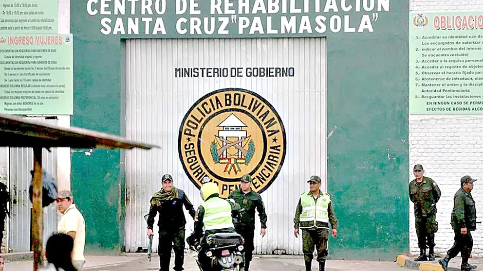 Fotografía ilustrativa del frontis del penal de Palmasola de Santa Cruz. ARCHIVO-APG