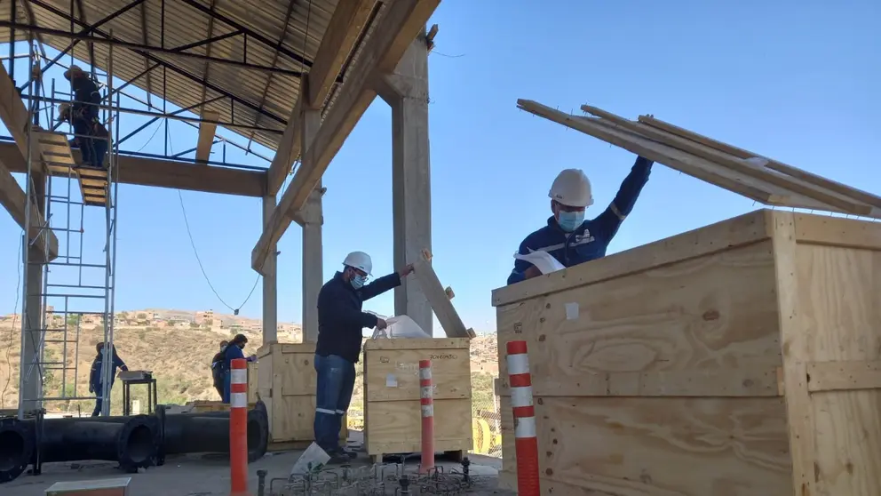 La inspecci&oacute;n al montaje de las bombas y a las obras del c&aacute;rcamo de bombeo Uspha Uspha, este 26 de julio. EMPRESA MISICUNI