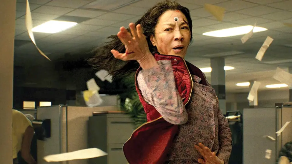 Michelle Yeoh es la protagonista de la cinta &lsquo;Todo en todas partes al mismo tiempo&rsquo;.        AGBO