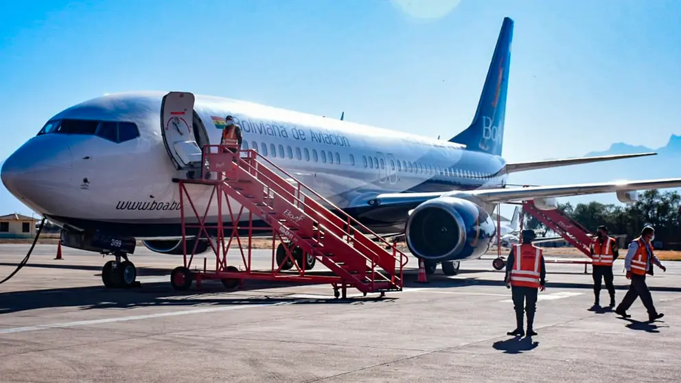 Una imagen de un avi&oacute;n de BOA en el aeropuerto Jorge Wilstermann. DICO SOL&Iacute;S