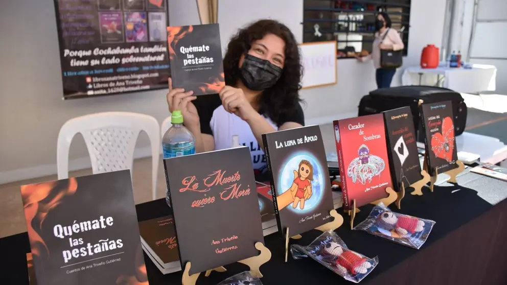 Ana Trive&ntilde;o, una de las escritoras independientes que participa en esta Expolibro.    NO&Eacute; PORTUGAL