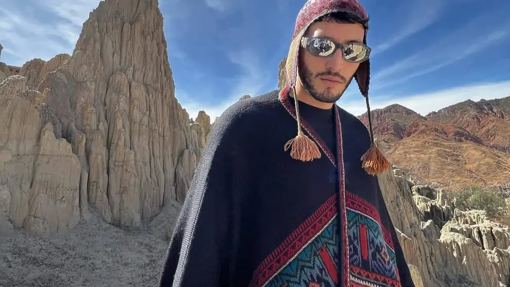 Sebasti&aacute;n Yatra, durante su recorrido por el Valle de la Luna. FACEBOOK SEBASTI&Aacute;N YATRA
